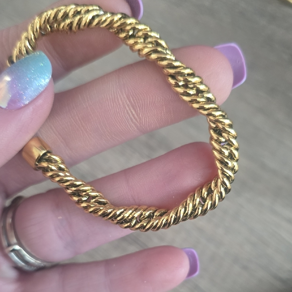 Gold Twisted Rope Chain Bracelet - Women's Jewelry - Picture 2 of 2